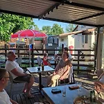 Mobil Avec Terrasse Pour 6 Personnes A - Api-1-52-450 * Anduze