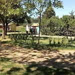 Mobil Avec Terrasse Pour 6 Personnes A - Api-1-52-450 Camping