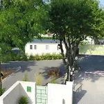 Camping Mobil Avec Terrasse Pour 6 Personnes A - Api-1-52-450 *