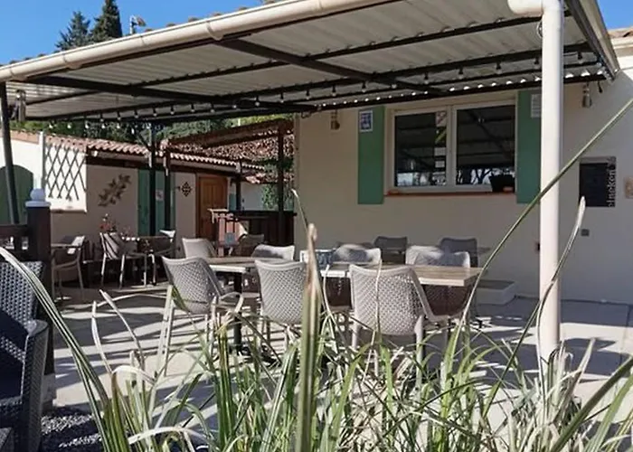 Kamp alanı Mobil Avec Terrasse Pour 6 Personnes A - Api-1-52-450 Anduze